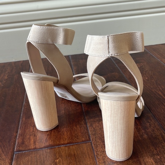 Tan Heels - Picture 2 of 5